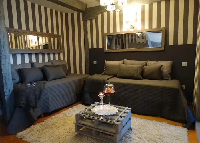 Casona Camino De Hoz * Anero